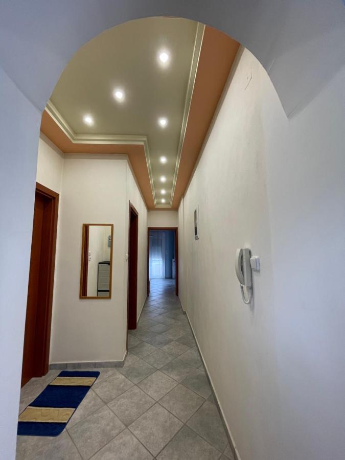 Seaside Apartment With Private Garden Néa Ankhíalos Buitenkant foto