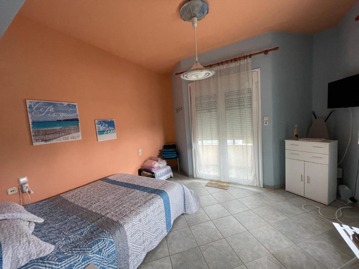 Seaside Apartment With Private Garden Néa Ankhíalos Buitenkant foto